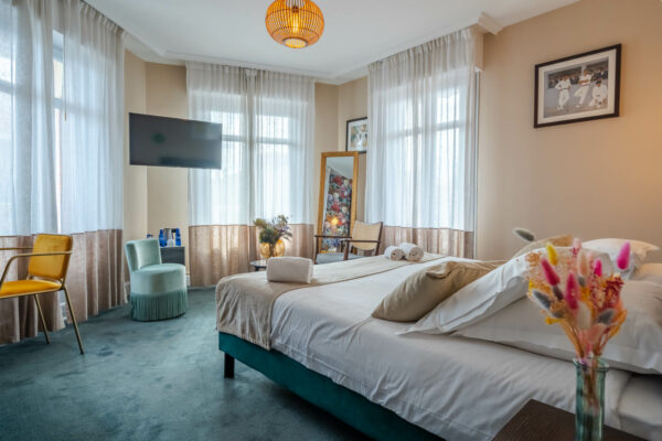chambre-superieure-balcon-ama-hotel-biarritz-1